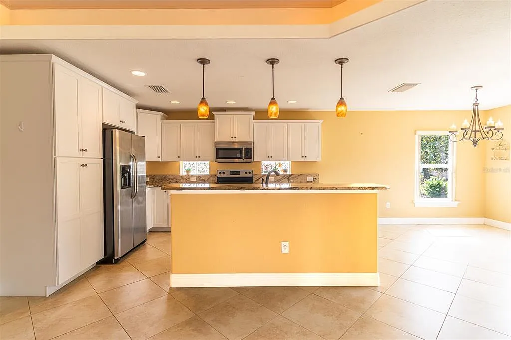 3 bed, 2.0 bath, 1742 sqft, $2,000 — Photo 4