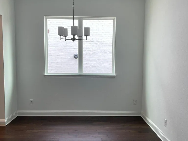 Dining room can be a walk-in from the kitchen