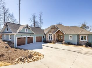 528 Beacon Shores Dr, Seneca, SC 29672