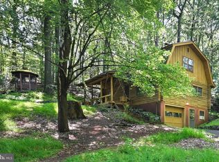 110 Oakbrook Ct, Birdsboro, PA 19508