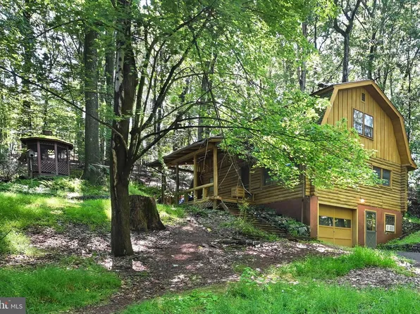 110 Oakbrook Ct, Birdsboro, PA 19508