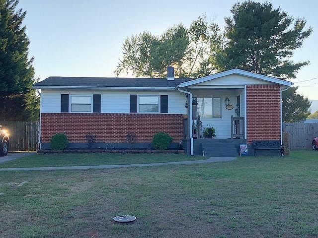 1st image of 3516 McDaniel Dr