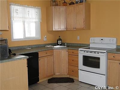 5th image of 64 Downer St