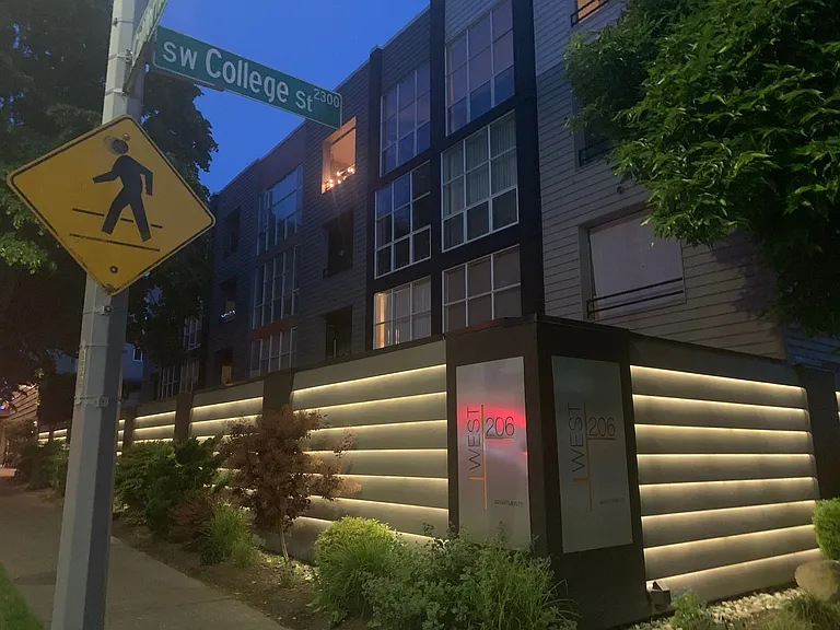 The West 206 Apartments — Photo 2