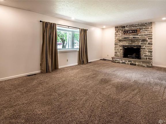 4th image of 926 Kerns Dr