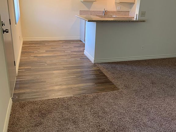 5th image of 663 S Pasadena Ave #17