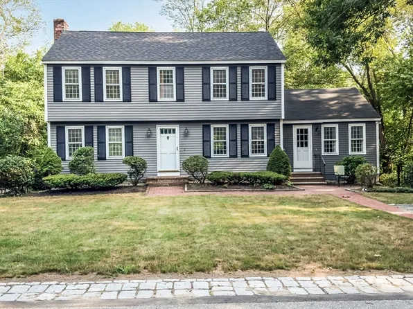 23 Ipswich St, North Andover, MA 01845