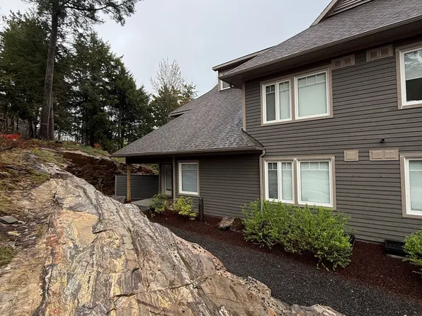 13 Tree Tops Ln, Huntsville, ON
