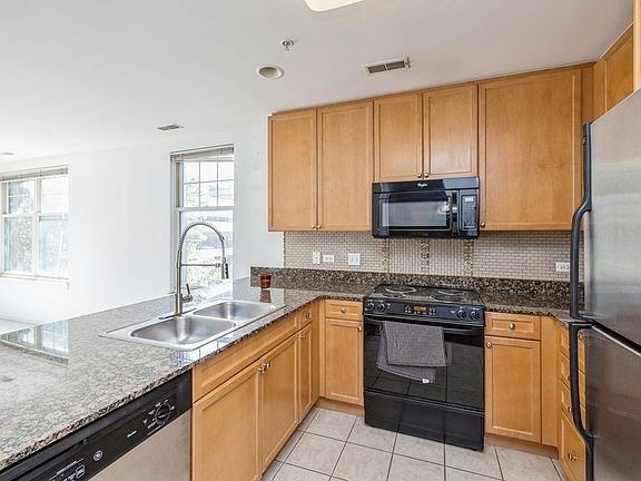 5th image of 125 N Euclid Ave APT 208