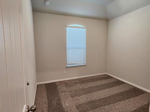 4th image of 11114 Lulu Ln