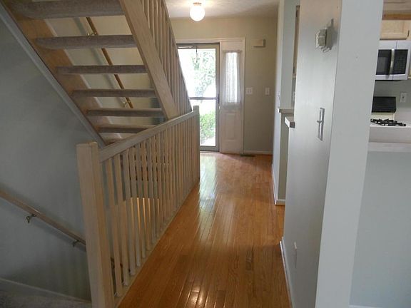 3rd image of 7566 Bay Hill Dr