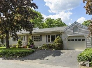 4 Colonial Dr, Chelmsford, MA 01824