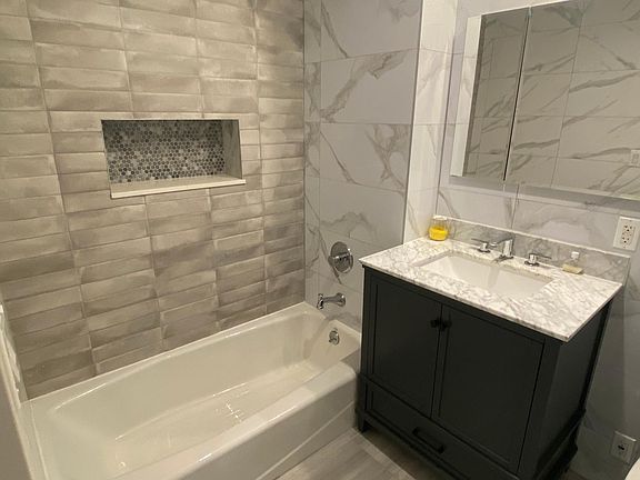 4th image of 14020 Cherry Ave APT 4A
