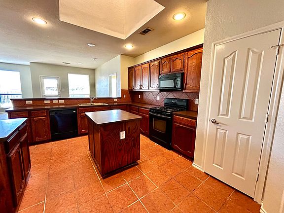 4th image of 2108 Priscella Dr