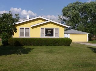 4N011 Nugent St, Addison, IL 60101