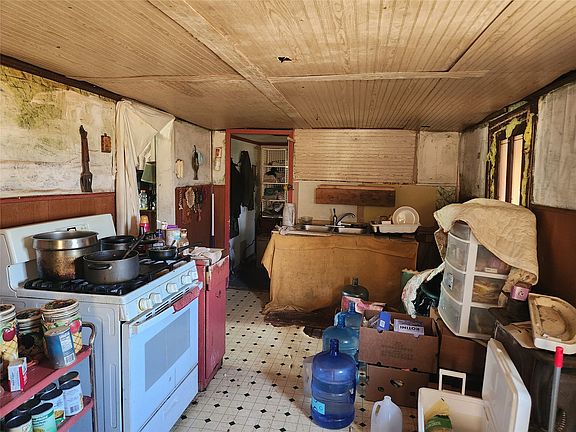 4th image of 408 E Main St