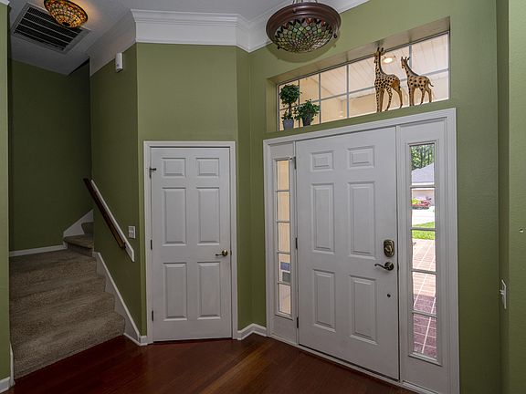 4th image of 8556 Glenbury Ct N