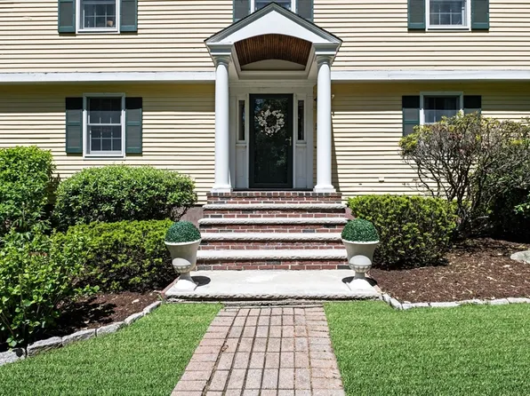 9 Sagamore Rd, Ipswich, MA 01938