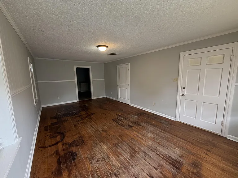 1746 Eldridge Ave — Photo 17