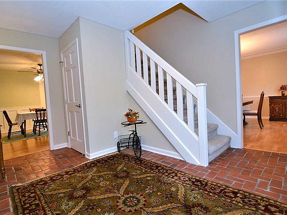2nd image of 7911 Briarwood Dr