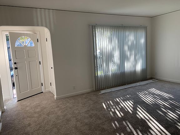 3rd image of 200 Poplar Ave