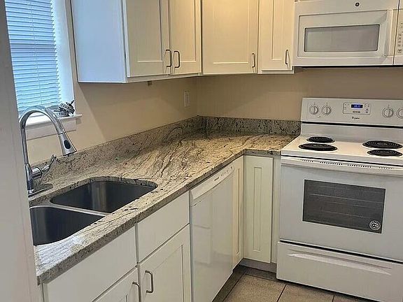 4th image of 6521 Pridgen St