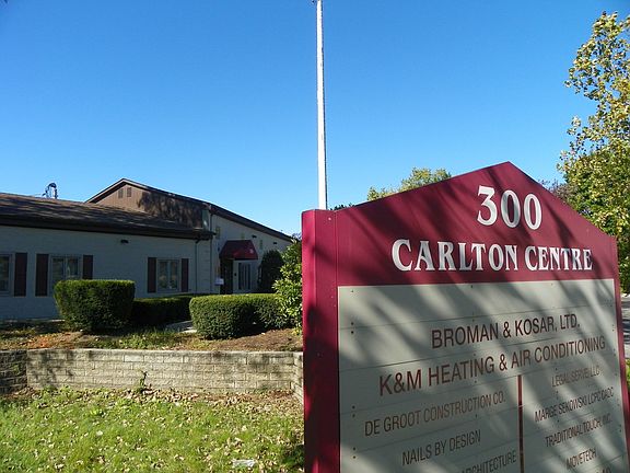 4th image of 300 S Carlton Ave