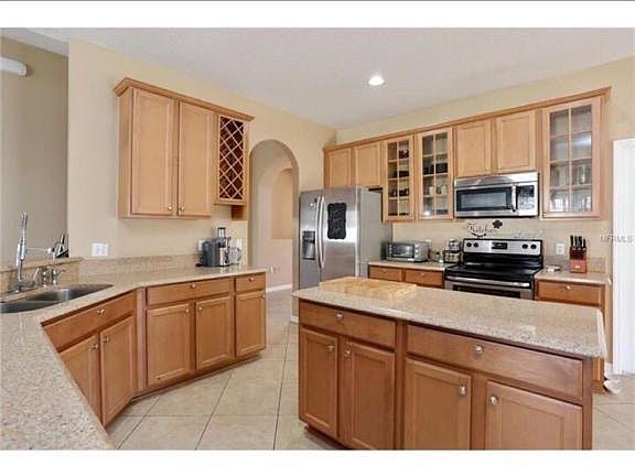 2nd image of 1932 Acacia Dr