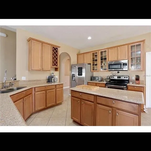 1932 Acacia Dr — Photo 2