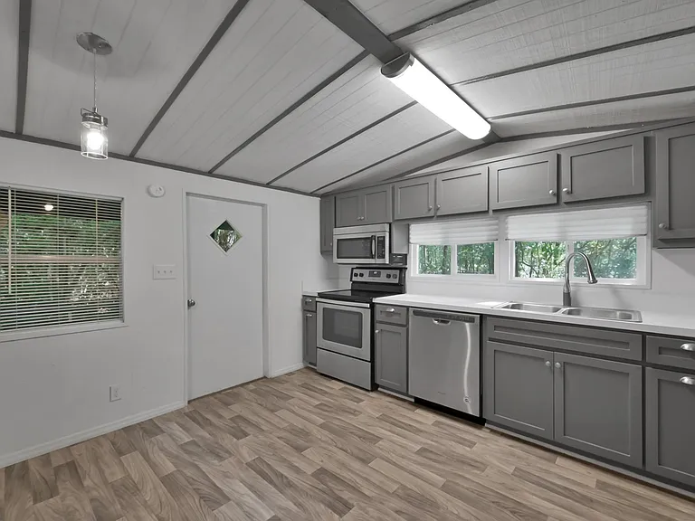 6432 Longmire Rd — Photo 5