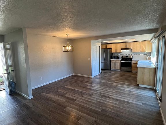 5th image of 3925 Bairnsdale Way