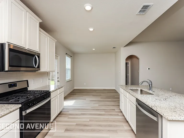 2109 Lorrie Ln — Photo 9