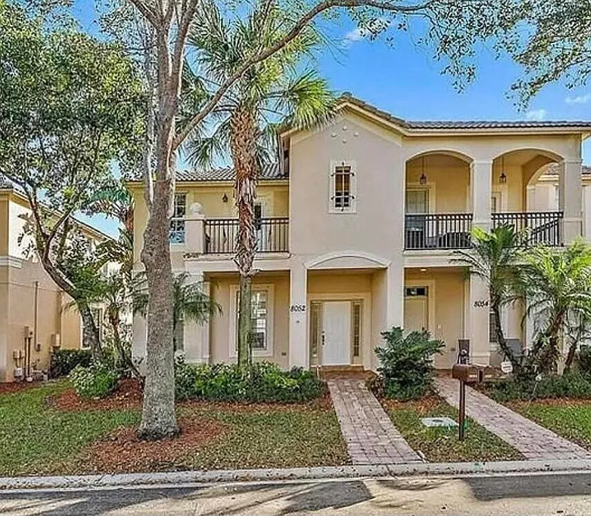 3 bed, 2.5 bath, 1728 sqft, $3,450 — Photo 1