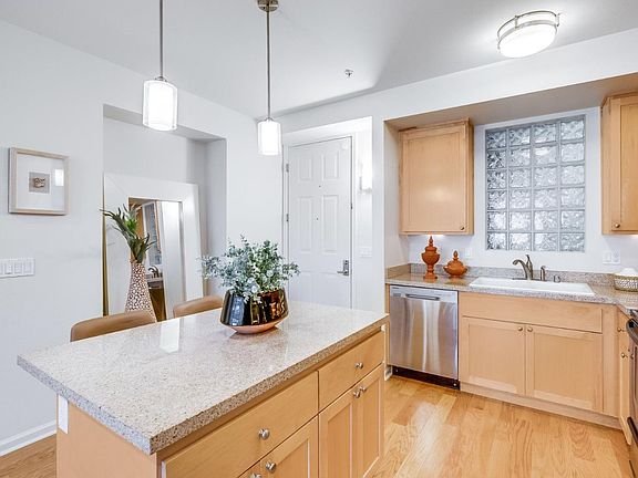 3rd image of 800 N 8th St Unit 113