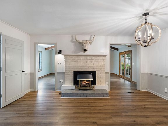 2nd image of 3844 Woodcrest Cir NW