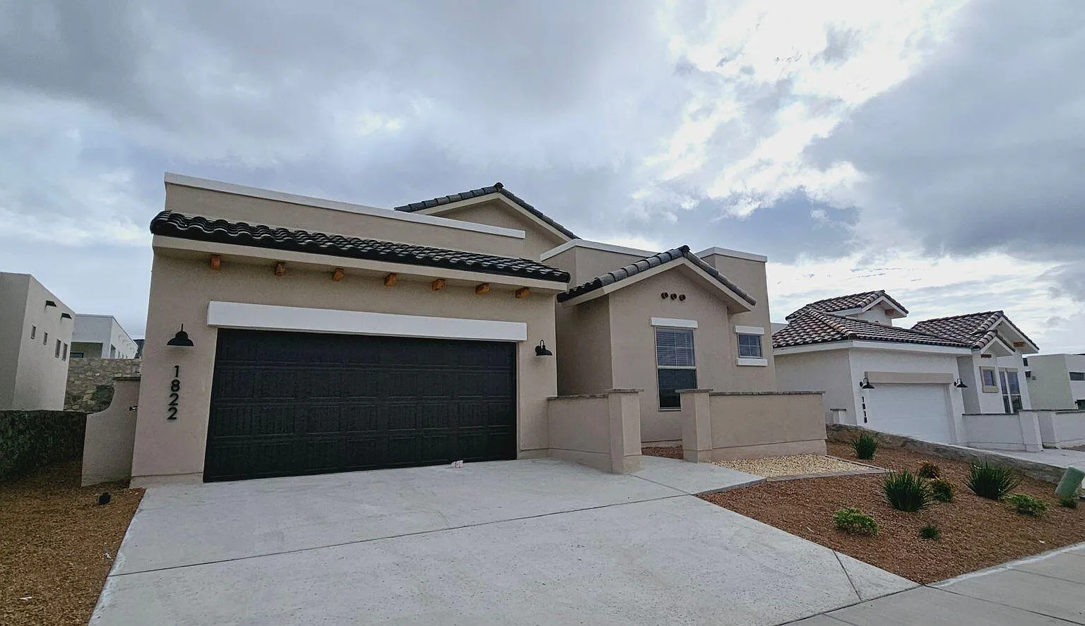 4 bed, 2.5 bath, 1994 sqft, $2,950 — Photo 2
