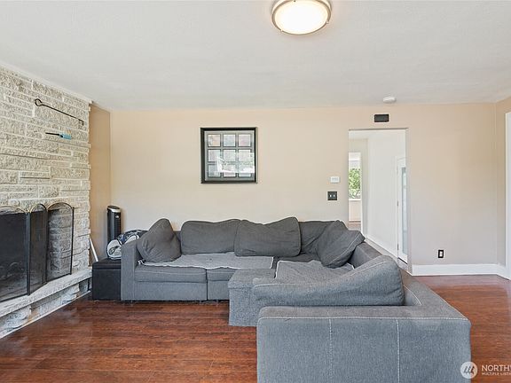 3rd image of 4010 SE Lovell Street