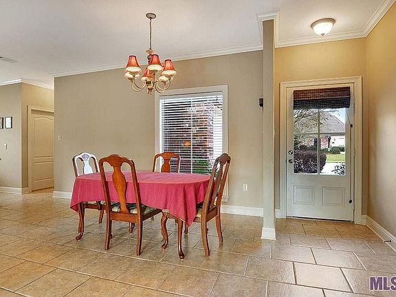 Dinning Space (furniture not included)