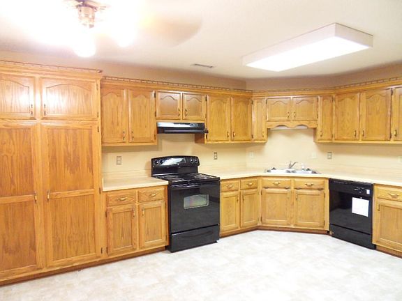 2nd image of 105 Madonna Dr