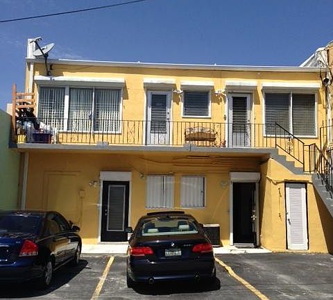 3rd image of 3332 NE 33rd St