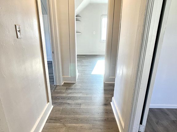 4th image of 836 S Newton Ave #2