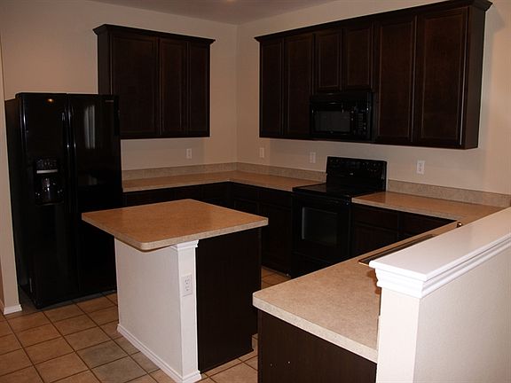 4th image of 214 Silver Spur Dr
