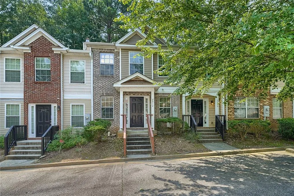 2 bed, 2.5 bath, 1492 sqft, $1,700 — Photo 2