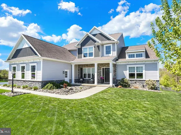 102 Memorial Dr, Harrisburg, PA 17112