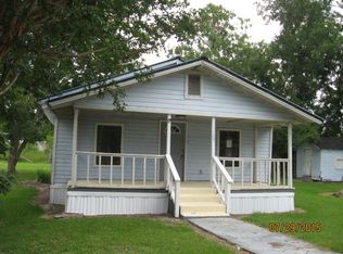 109 Coffee Ave S, Nicholls, GA 31554