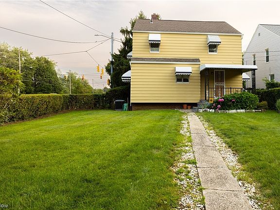 3rd image of 20715 Harvard Ave