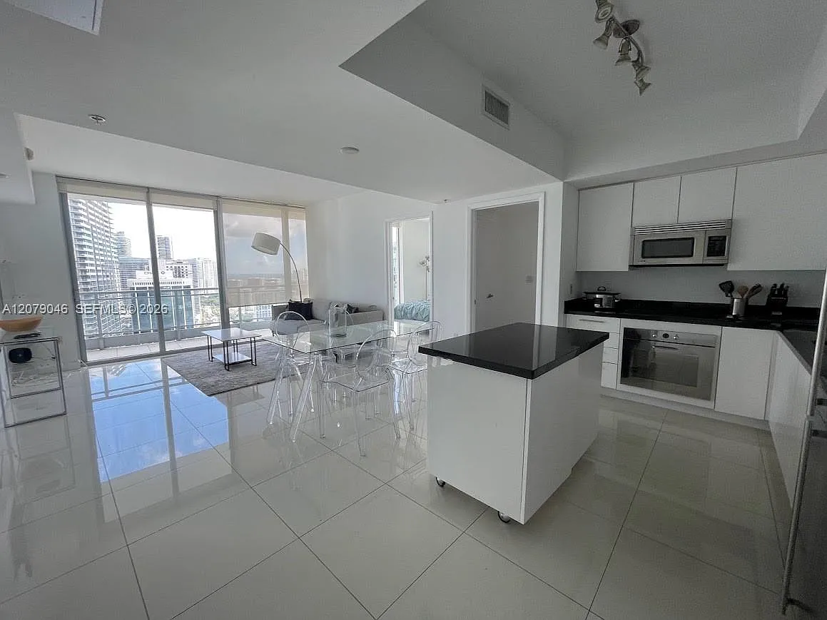 Mint Condo — Photo 3
