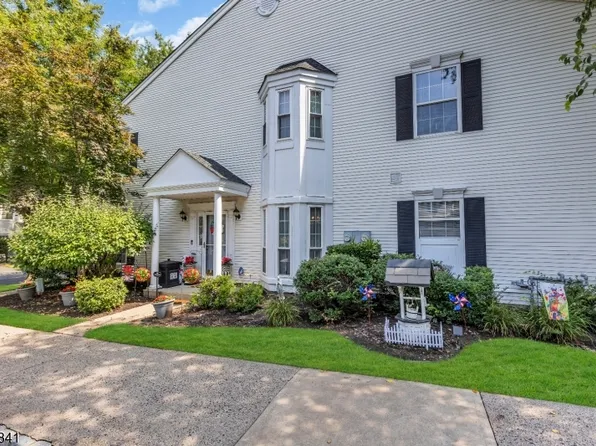 401 Harvest Ln, South Brunswick Twp., NJ 08852