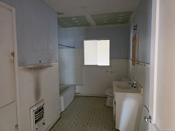 5th image of 439 Ward