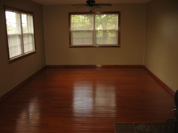 4th image of 25 E Wildwood Dr